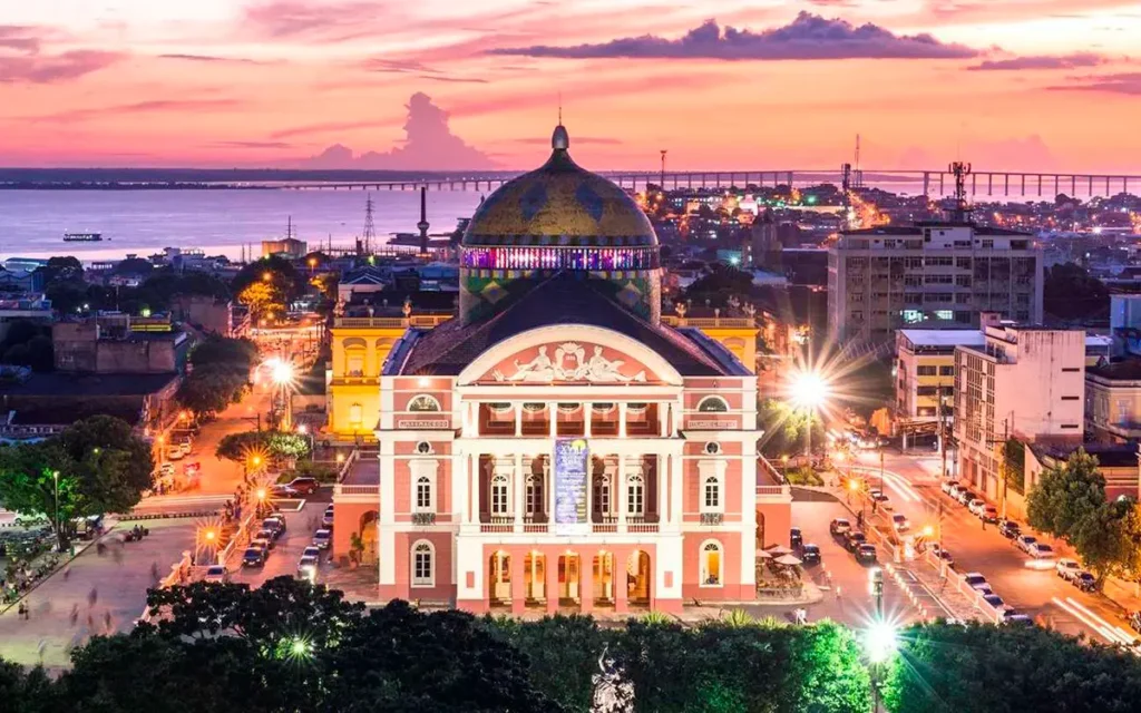 Teatro Amazonas, Igrejas e Mercados